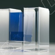 Espositore da tavolo porta depliant in metacrilato bicolore