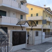 Pensiline in plexiglass